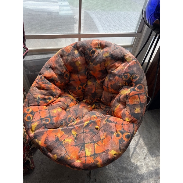 Orange Lounge Chair w/ 4 Pcs Lounge Cushions 