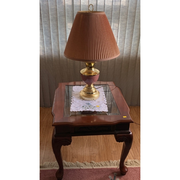 Mid Century Modern Table and Lamp (23W, 27D, 23T) 