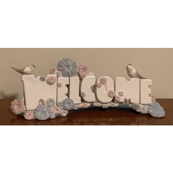 LLADRO Porcelain "Welcome Sign' 11W 