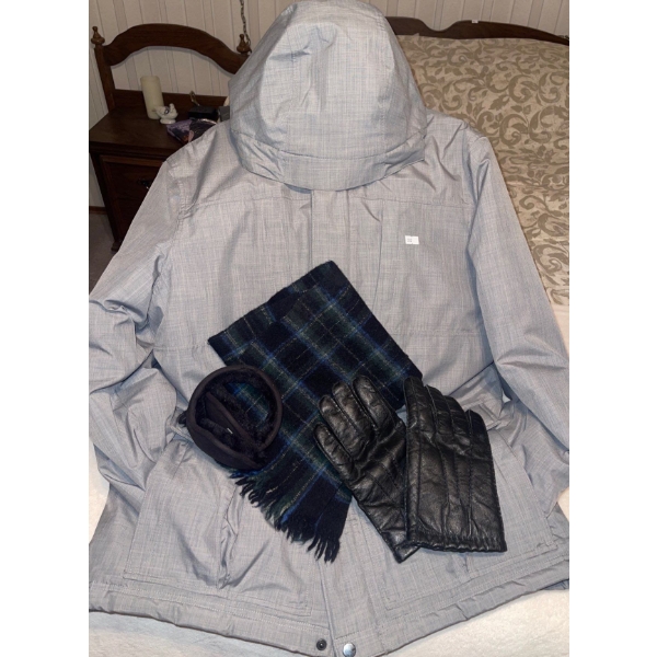 Grey Hooded Parka w/ Matching Accessories size XL