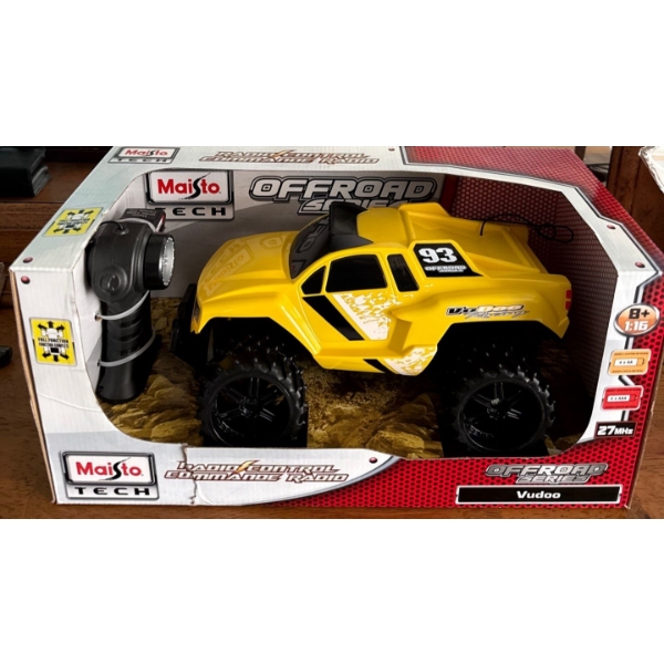 New Maisto Tech R/C Offroad Series Vudoo Remote Control Truck 1:16 27 MHz 