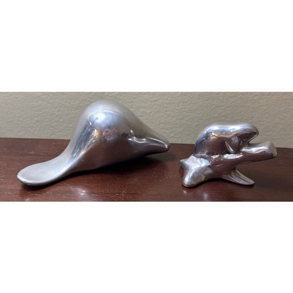 Hoselton Aluminum Art Sculptures, Made in Canada - Beaver on Log, Beaver (5L) 