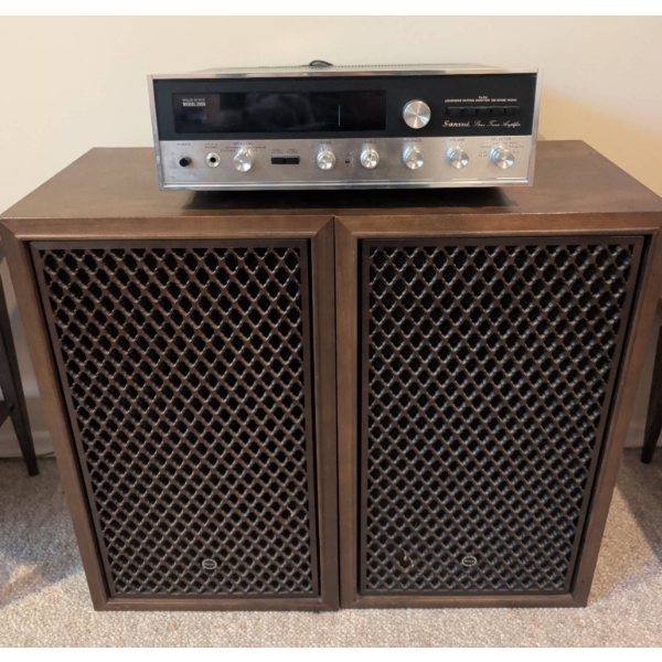 Sansui Solid-State Model 2000 Receiver with SP-200 Speakers