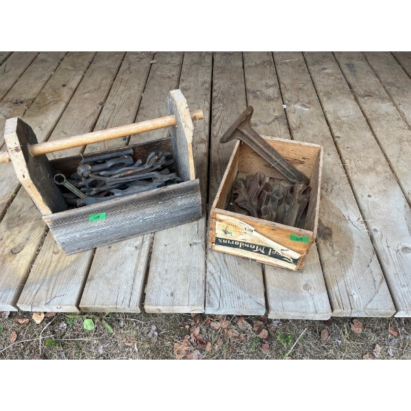 2 Antique Tool Boxes With Contents Several Great Antique Tools .