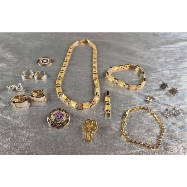 Vintage BUTLER Set , Accessories For any Occasion!