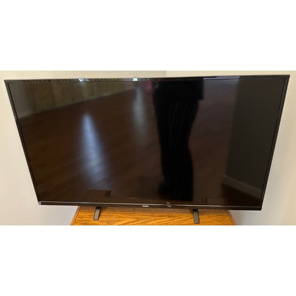 Haier 42 LED LCD Color Television Reciever, Model No. 42E3500