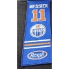 Image 3 : McFarlane Sports Series 5 Mark Messier Collectible Figure and "Messier 11 Oilers" Jacket Patch 