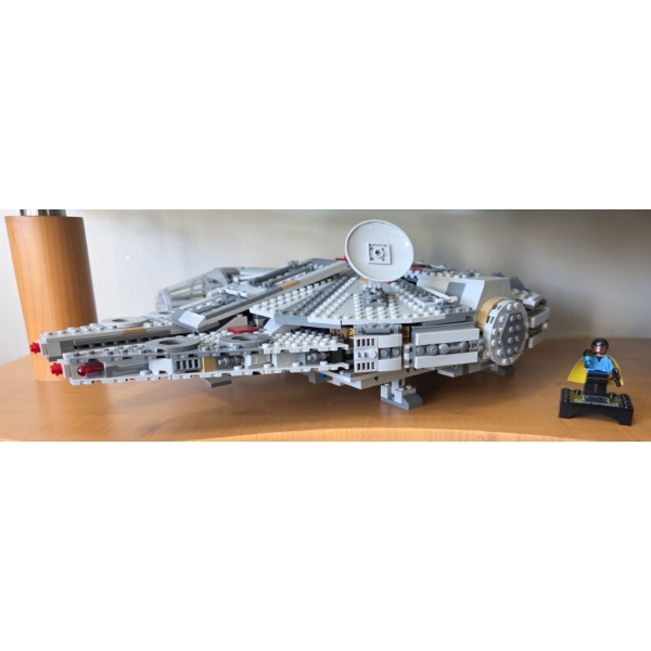 LEGO Star Wars Millennium Falcon (set 75257)  Rise of the Skywalker 1351pcs