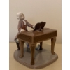 Image 4 : LLADRO Porcelain Young Mozart on The Ivory Keys 6.5T