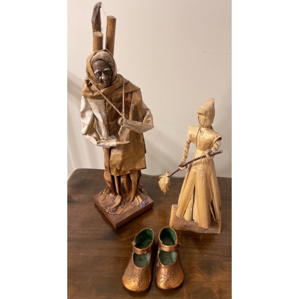 Salsa Folk 'Viejitos' Figurine 16T w/ Straw Bubushka & Bronzed Infant Kicks