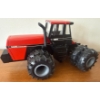 Image 3 : Collectible Die Cast Case Int. 4994 4WD Tractor 1:35 w/ John Deere Cap