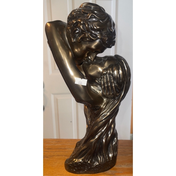 Lovers Statue 15T