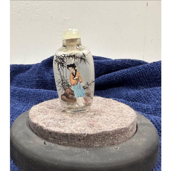 Lady Snuff Bottle with Spoon 3H