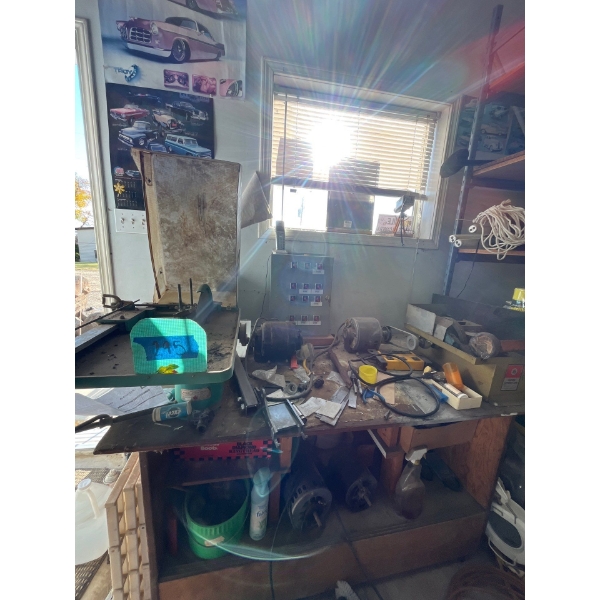 table with two diamond saws, LORDONE LAPIDARY Saw including with two motors on shelf  and all other 