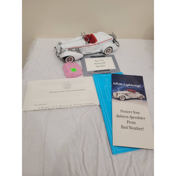 Franklin Mint 1935 Auburn 851 Speedster Die Cast Model with Accessories