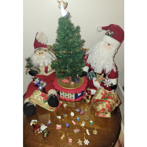 Mini Desk Tree w/ All The Fixins Plush Santa & More