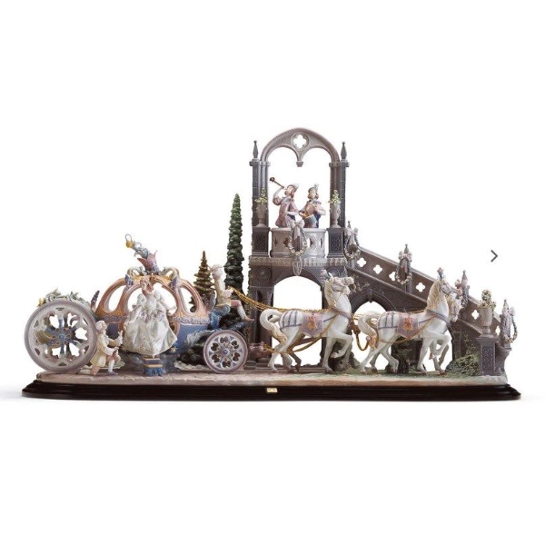 LLADRO 'Cinderella's Arrival' Sculpture, Limited Edition Piece - 47W, 20D, 27T