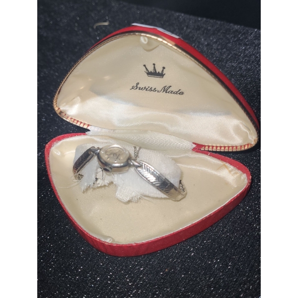 Lexington Womem's Watch w/ Herringbone Style Bracelet