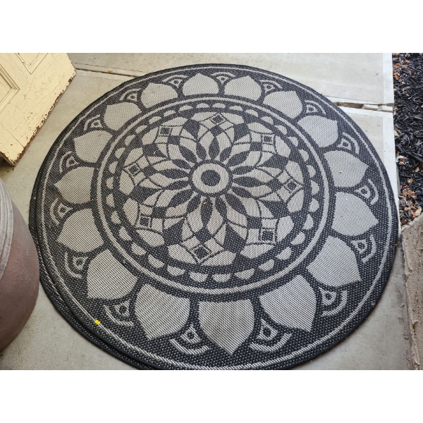 Outdoor circular mandala rugs x2 - 75W Each 