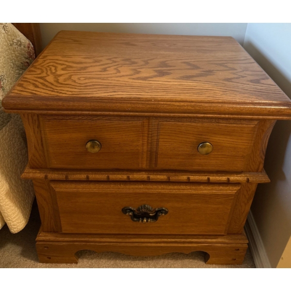 Oak Bed Side Table 25x18x24 (2)