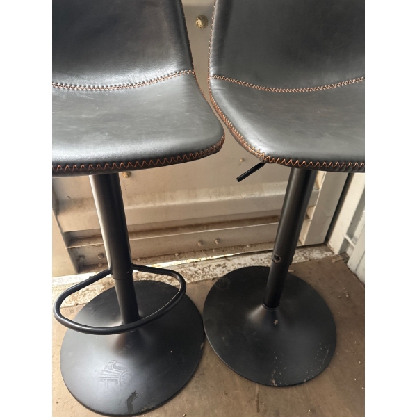 2 Vegan Leather Hydraulic Bar Stools 31'Tall