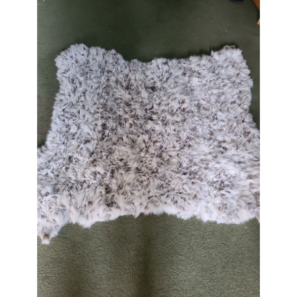 Rabbit Fur Poncho 45 L, 40 W