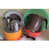 Image 4 : Kitchenware Lot Featuring Glass, Ceramic, and Metal Items