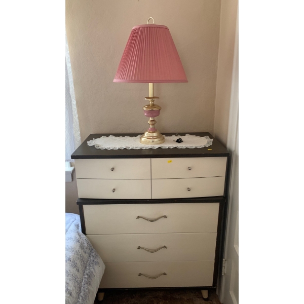 Dresser w/ Lamp (38W, 18D, 41T)