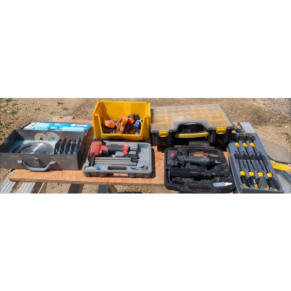 Senco FinishPro 11 Micro Pinner, Straps, Titan Screwdriver Set, Delta Blades, Airco Pinner