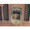 Image 9 : Cathedral Style AM/FM Radio with Raycon Over-Ear Headphones in Carrying Case