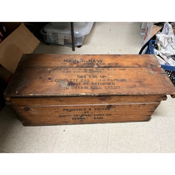 Vintage wooden crate for transporting 40 pounds of bananas, manufactured by Scott National Fruit Co.