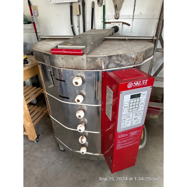 Skutt Kiln; Model KM-1227 -- 40W, 44T 