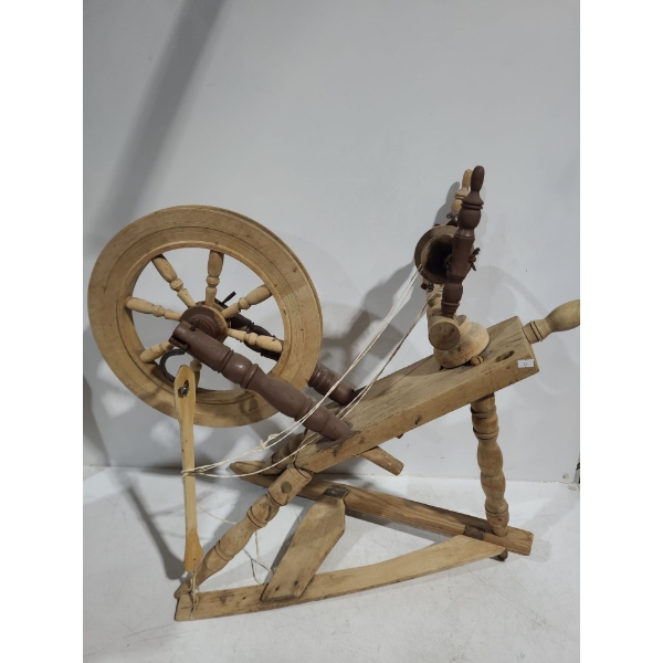 Small Thread Spinning Wheel 26 T