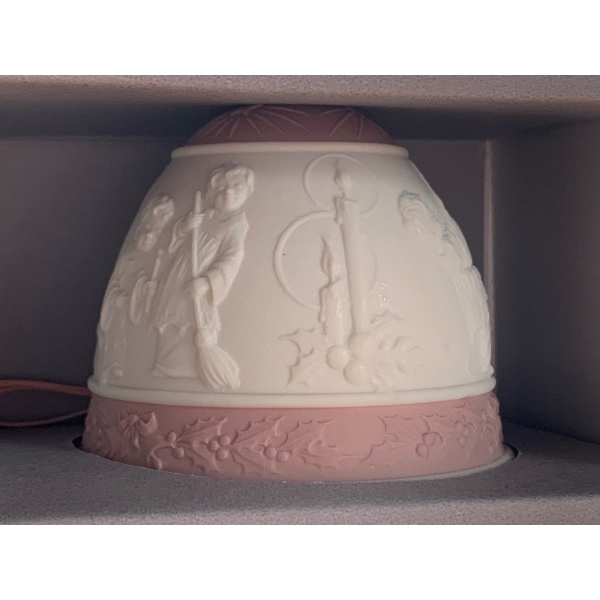 LLADRO Porcelain '1996 Christmas Bell' - 2.5T		