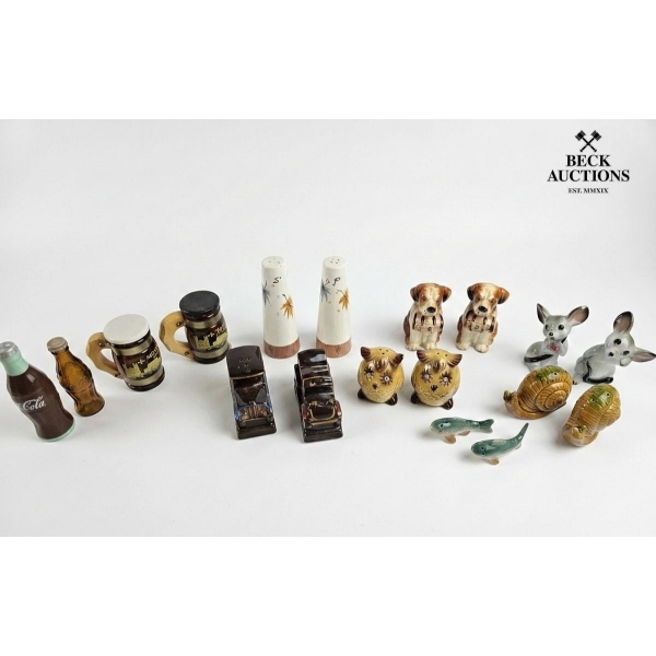 Different Porcelain figurals Salt And Pepper Shakers , Japan.