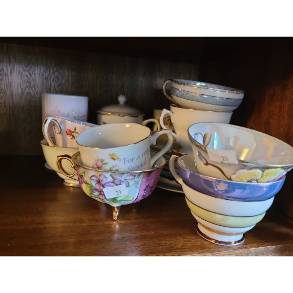 Miscellaneous/ Mismatch Cups and Saucers 