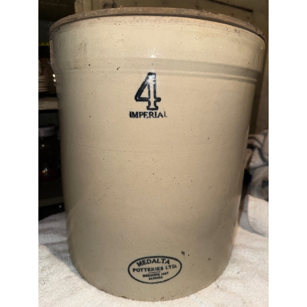 4 Imperial Gallon Stoneware Crock By Medalta Potteries in Medicine Hat, Alta