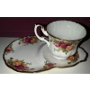 Image 2 : Vintage Royal Albert Old Country Roses Fine Bone China Collection -Teacups & Snack Plates 