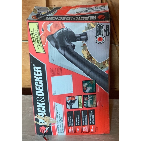 Black & Decker 3 in 1 Blower w/ Dust Bag