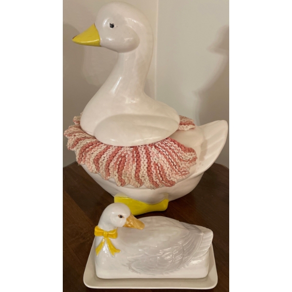 Ceramic Kitchen Quackers 14T Cookie Jar w/ Butter Keep