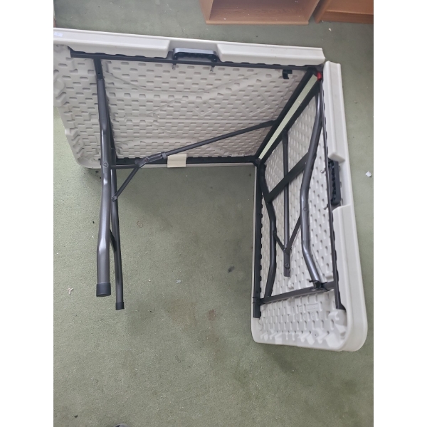 Heavy- Duty Plastic Folding Table with Metal Legs 70 L, 30 W, 29 T