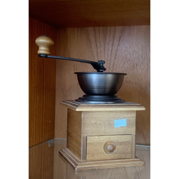 Antique Coffee Grinder - 8T 
