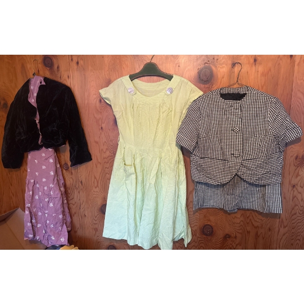 Vintage Ladies Luncheon Attire - Size M/L