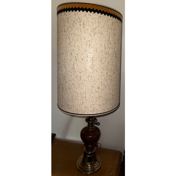 Retro Hollywood Regency Footed Ceramic Table Lamp 39T