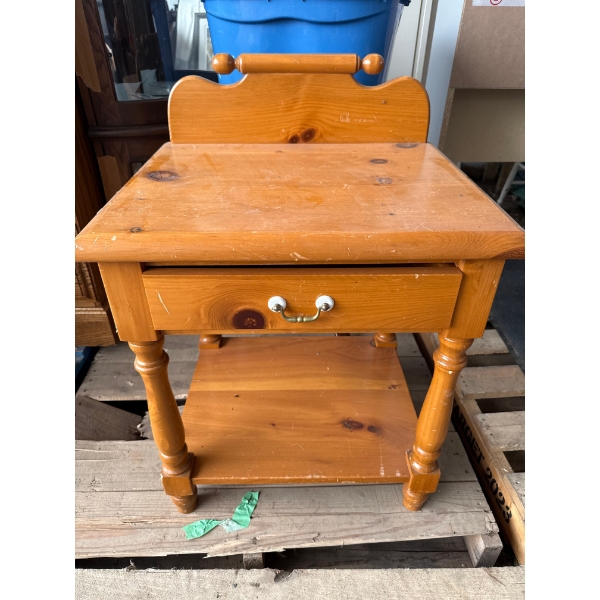 Night Stand 23x20x17