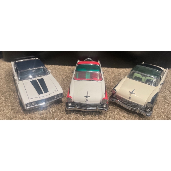 1955 Ford Crown Victoria/ 1969 Mercury Cyclone/ 1955 Ford Fairlane Crown Victoria 1:24