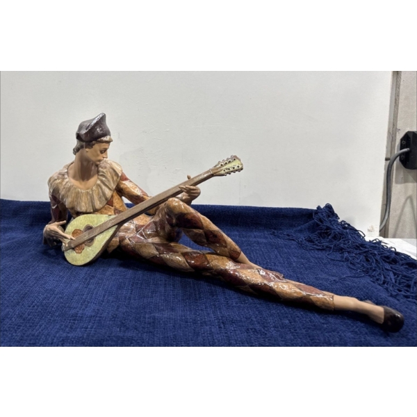 LLADRO "A Soft Refrain" 24Wx11.5T (with original box and paperwork)