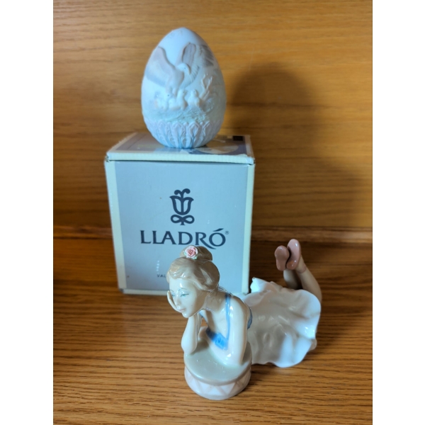 LLADRO 1997 Collectable Egg w/ Casades Porcelain Ballerina 7"Long 
