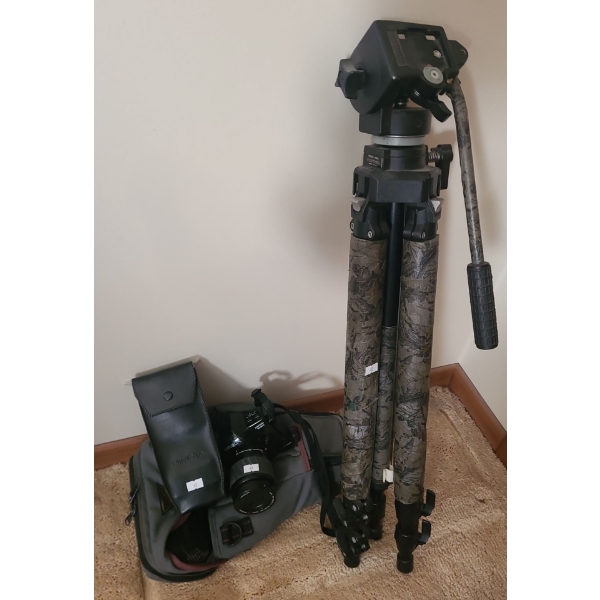 Minolta 7000 i Maxxum Camera and Monfrotto Model #055 Tripod
