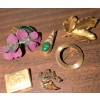 Image 3 : Vintage Broochs & Assorted Costume Accessories 